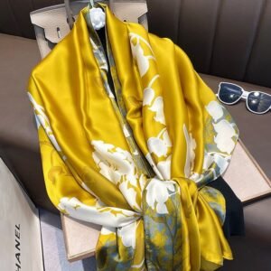 Khăn lụa cao cấp - tôn lên vẻ đẹp quý phái và nhẹ nhàng