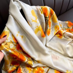 Khăn Lụa Cho Mẹ Chồng Yêu Thích Sự Thanh Lịch, Nhẹ Nhàng
