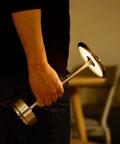Đèn LED Dáng Đứng Bằng Nhôm Nguyên Khối (màu vàng) làm quà tặng tân gia, về nhà mới...