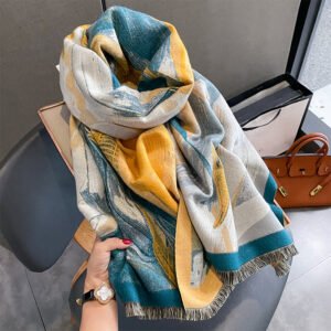 Gợi ý quà sinh nhật cho mẹ với chiếc khăn choàng len Cashmere ấm áp