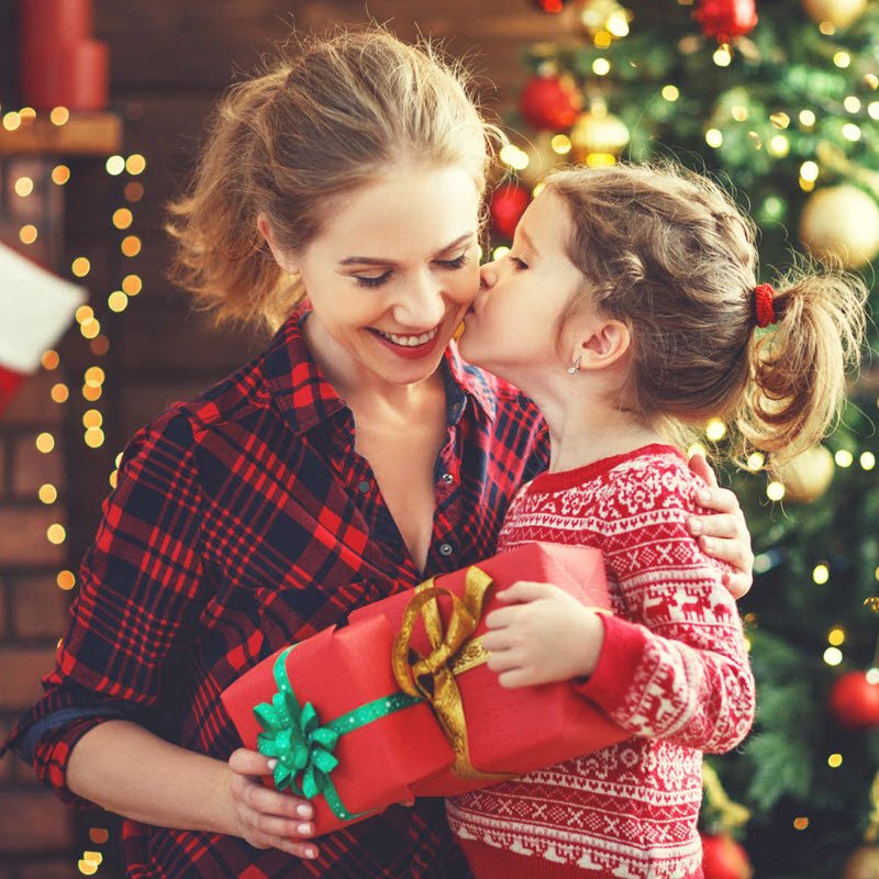 Những Món Quà Giáng Sinh Ý Nghĩa Tặng Bố Mẹ Để Gửi Gắm Lòng Biết Ơn