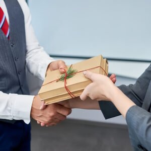 10 Quà Tặng Sếp Ý Nghĩa Thể Hiện Sự Tinh Tế Trong Giao Tiếp Công Việc
