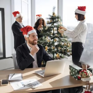 Tặng Quà Giáng Sinh Cho Đồng Nghiệp: 5 Tips Tạo Ấn Tượng Độc Đáo Và Khó Quên