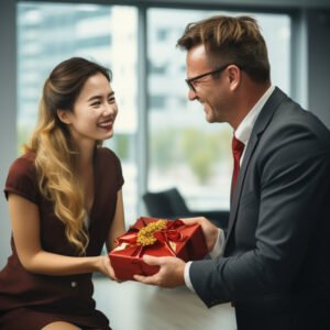 Tại Sao Món Quà Tặng Khai Trương Lại Là “Chìa Khóa” Xây Dựng Mối Quan Hệ?