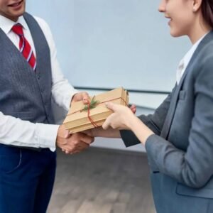 Quà Tặng Doanh Nghiệp Sang Trọng: Bí Quyết Chọn Lựa Đẳng Cấp, Nâng Tầm Quan Hệ Hợp Tác