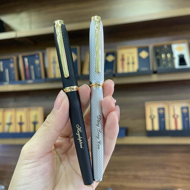 Bút ký khắc tên - Quà sinh nhật cho nam cao cấp