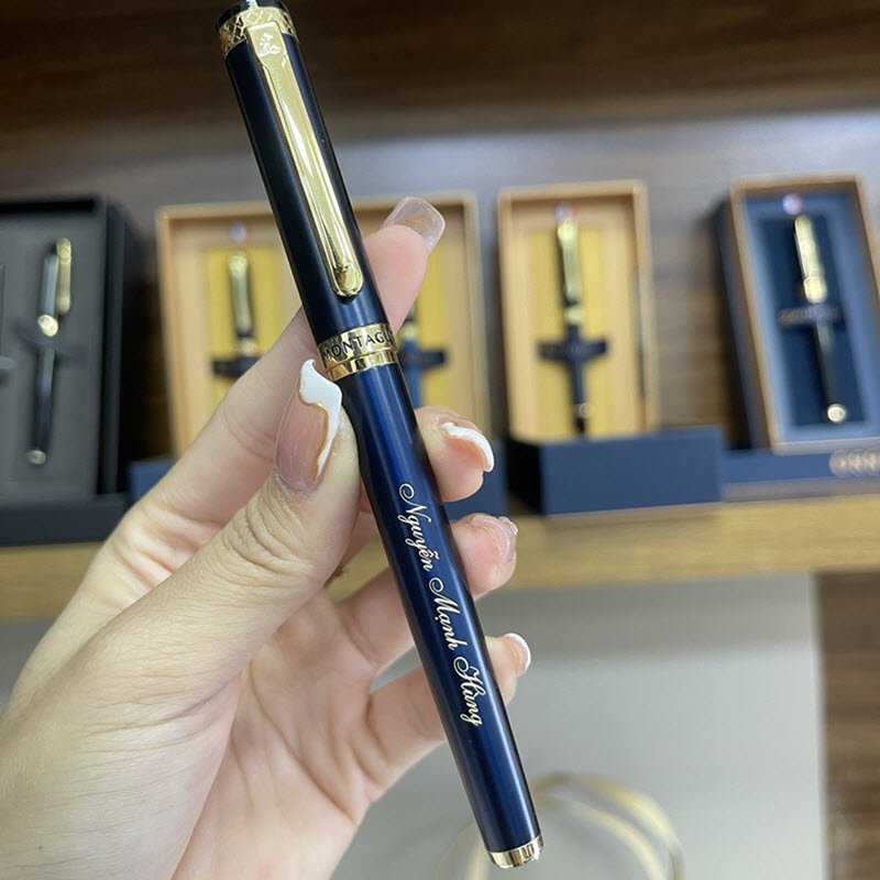 Tặng quà sinh nhật cho nam nên tặng gì - Bút ký khắc tên