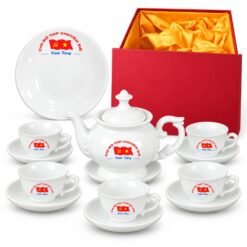 Bộ Ấm Chén Bát Tràng In Logo Quà Tặng – Sứ Trắng Thanh Lịch, Tôn Vinh Nghệ Thuật Tiếp Khách Và Lưu Dấu Thương Hiệu