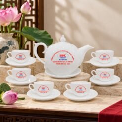 Bộ Ấm Chén Bát Tràng Quà Tặng Đại Hội Đảng – Trọn Bộ Sứ Trắng Cao Cấp, Tô Điểm Không Gian Tiếp Khách Và Lưu Giữ Kỷ Niệm Đáng Trân Trọng