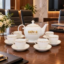 Bộ Ấm Chén In Logo Quà Tặng Ngân Hàng BIDV – Tinh Hoa Sứ Bát Tràng In Vàng 24K, Gửi Trao Lời Tri Ân Và Gắn Kết Khách Hàng Bền Lâu
